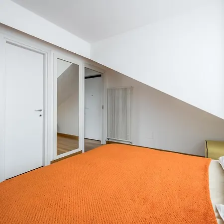 The Orange Attic - Navigli Area דירה