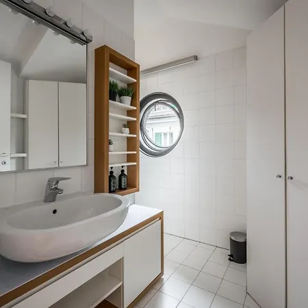 The Orange Attic - Navigli Area מילאנו