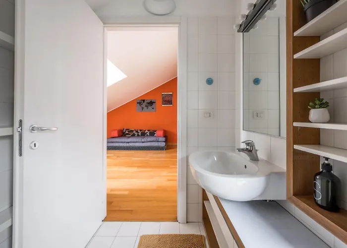 The Orange Attic - Navigli דירה