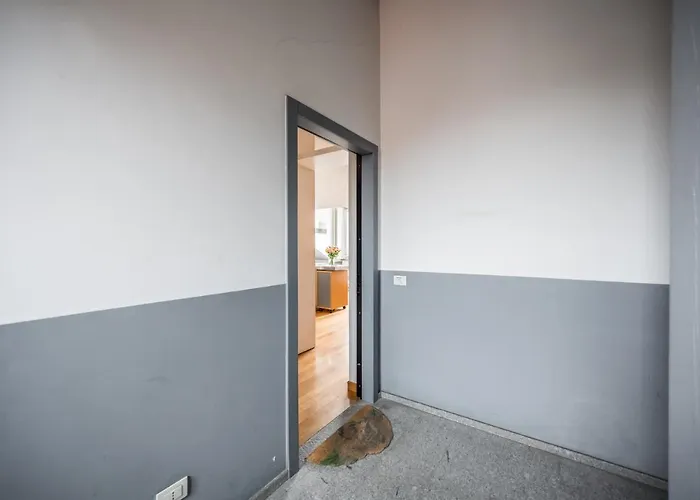 The Orange Attic - Navigli *