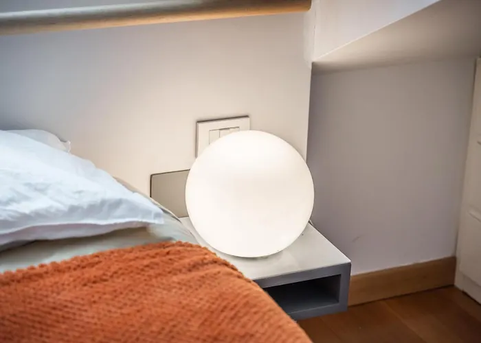 The Orange Attic - Navigli *